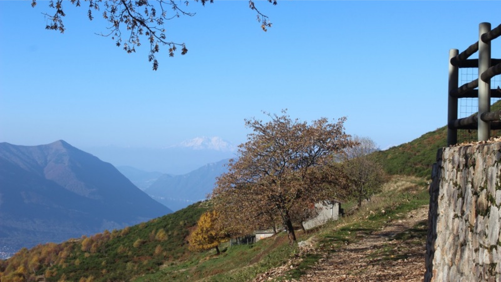 Il Rifugio Shambalà all’Alpe Giumello a settembre