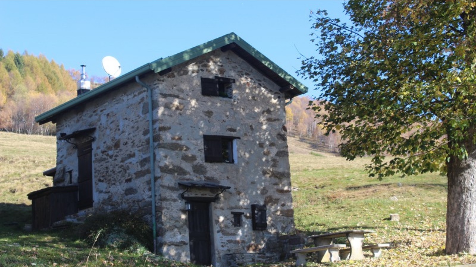 Sentieri e paesaggio dell’Alpe Giumello in settembre