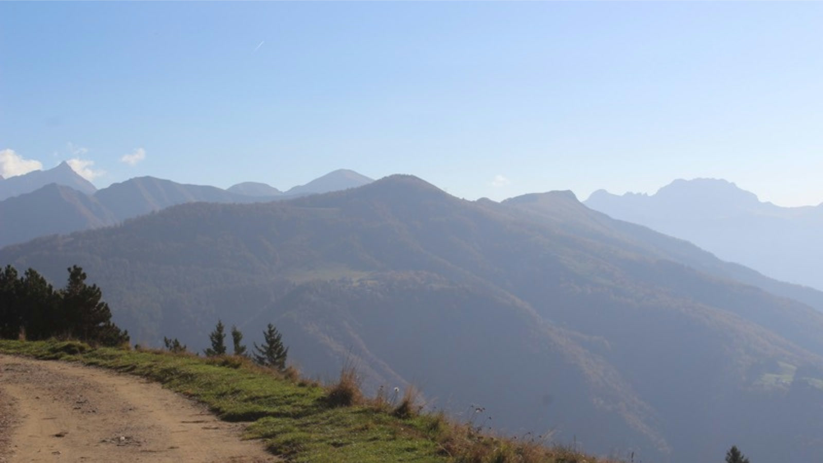 Camminata tra i colori dell'autunno a Giumello